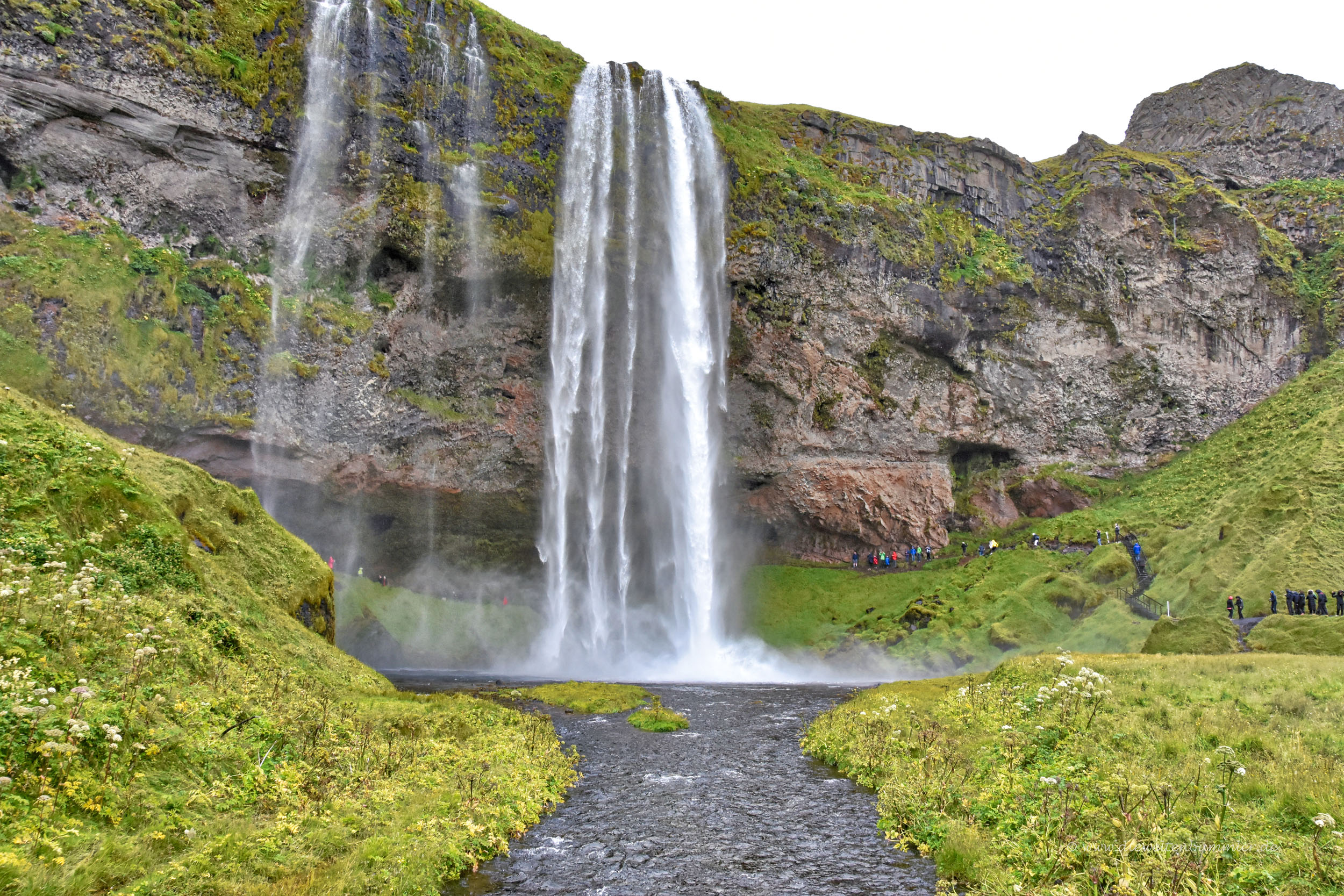 Der Wasserfall befindet sich im Süden von Island