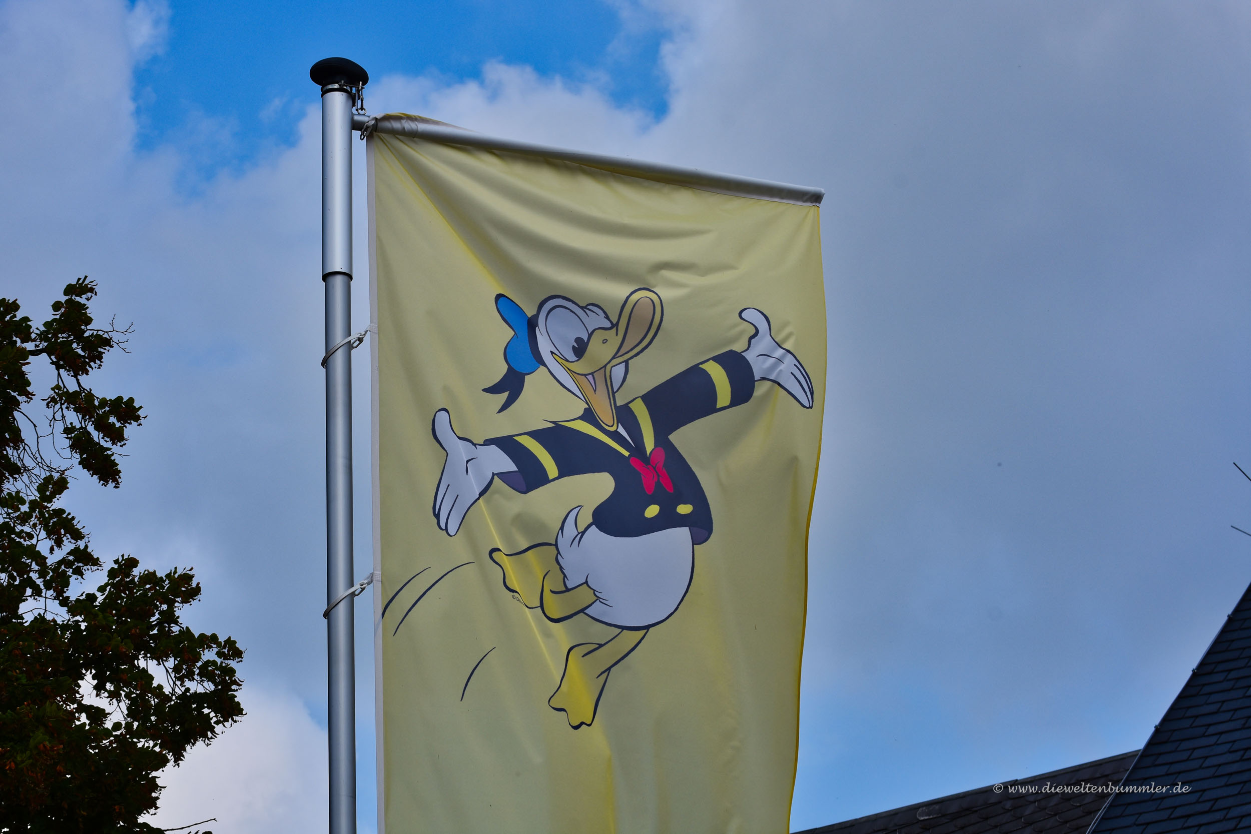 Flagge vor dem Museum