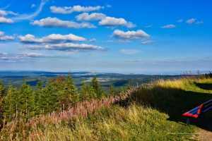 Ausblick vom Fichtelberg nach Tschechien