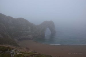 Durdle Door im Nebel