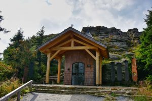 Kapelle unterhalb des Gipfels