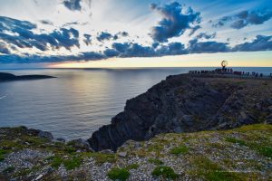 Links Knivskjellodden und rechts das Nordkap