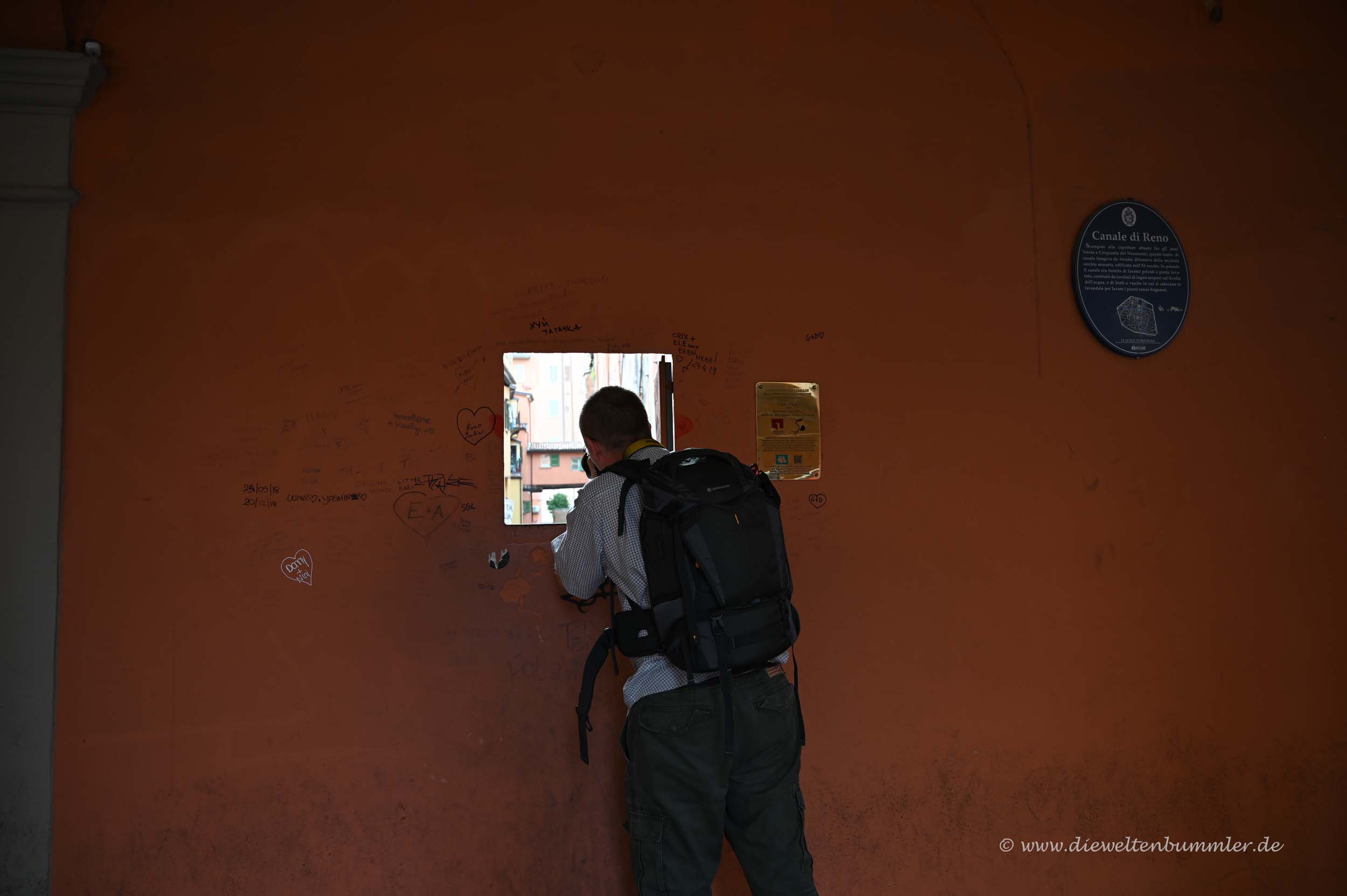 Blick durch das kleine Fenster