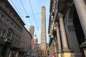 Bolognas schiefer Turm