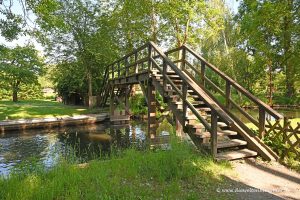 Brücke über die Fließen