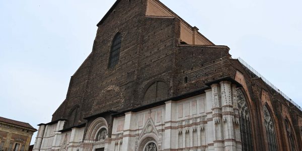 Unfertige Kathedrale in Bologna