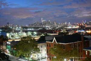 Ausblick über Brooklyn nach Manhattan