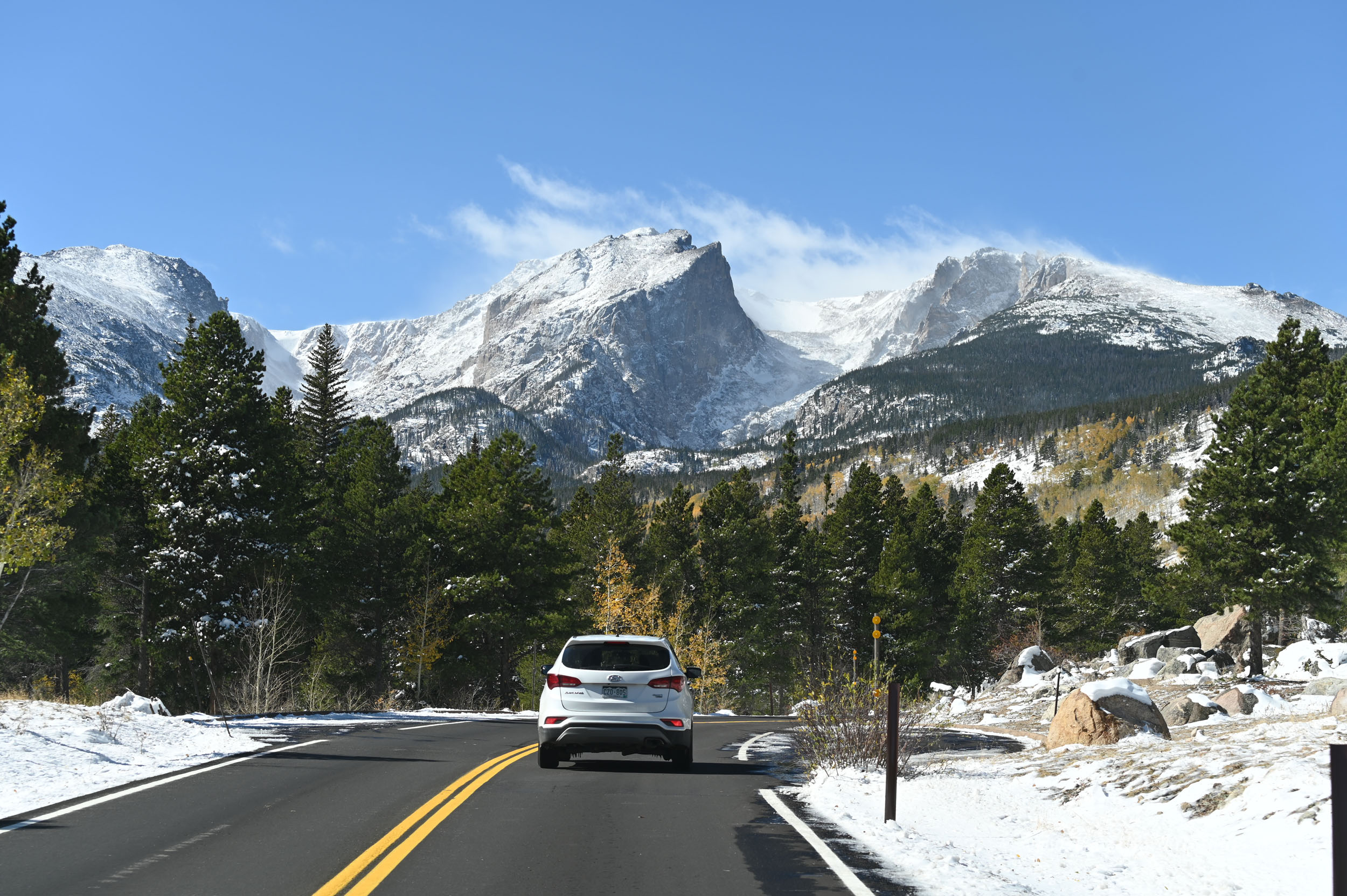 Straße in die Rocky Mountains