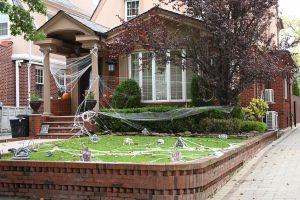 Haus mit Halloweendeko
