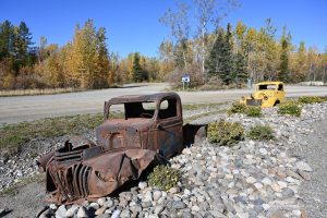 Alte Spuren am Wegesrand