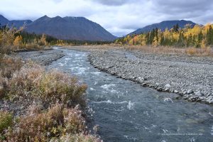 Gebirgsfluss am Kluane Nationalpark