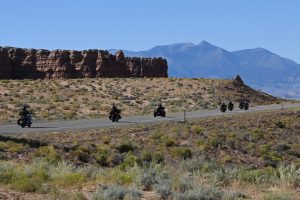 Biker in der passenden Kulisse