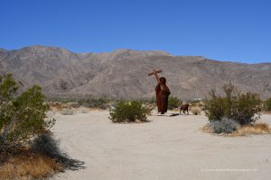 Skulptur in der Wüste