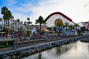 Achterbahn am Pixar Pier