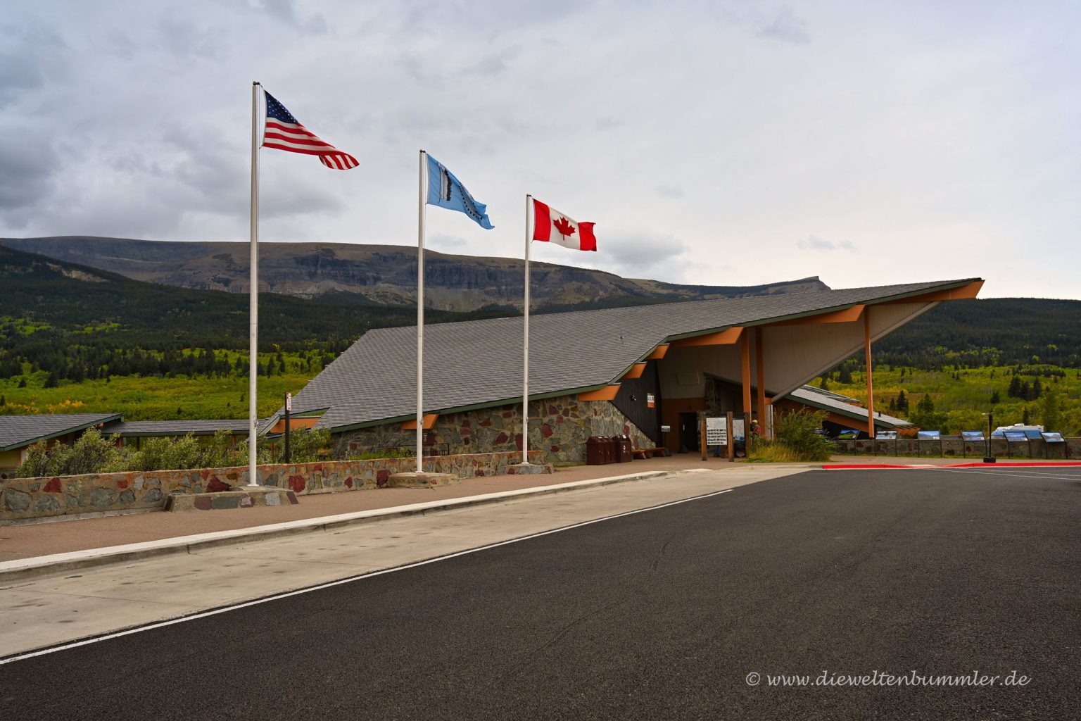 Besucherzentrum vom Glacier Nationalpark - Die Weltenbummler