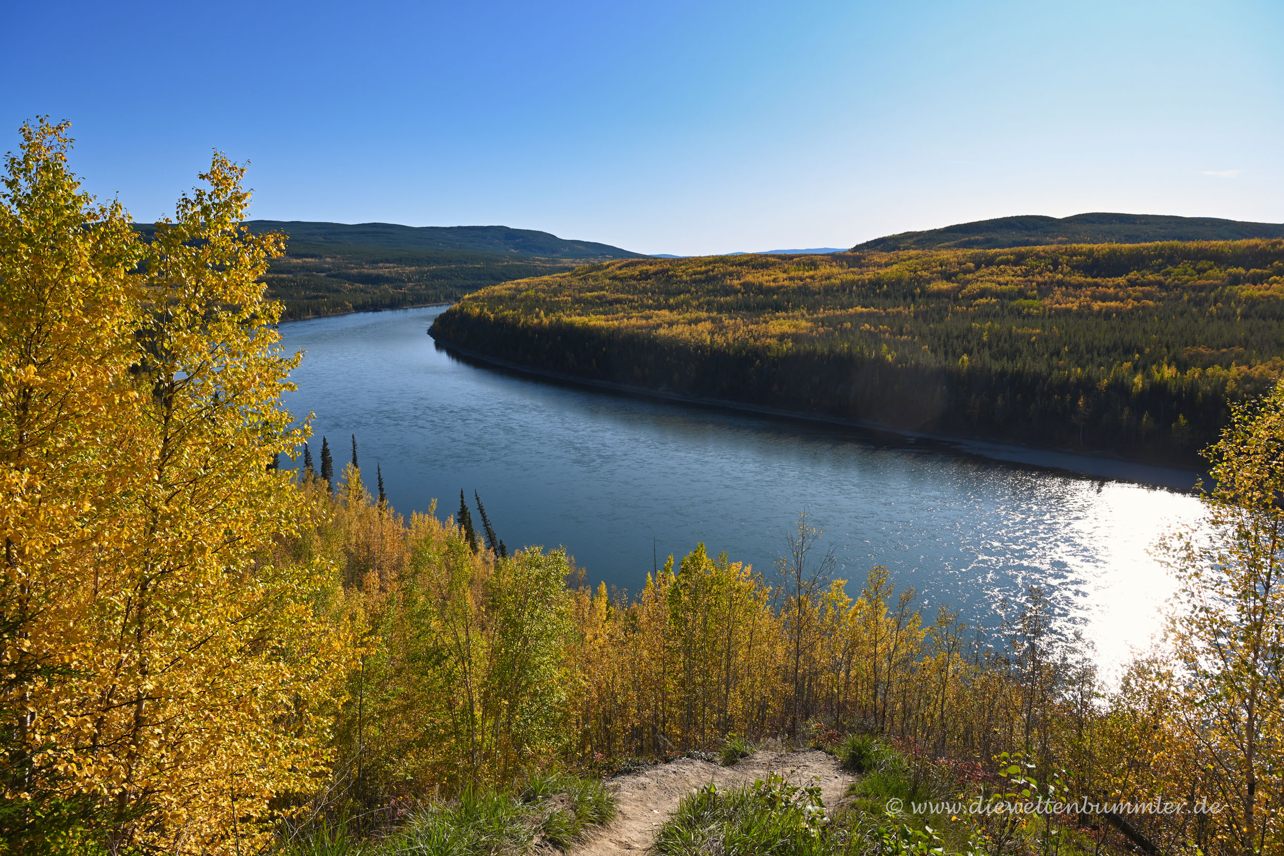 Blick auf den Liard River