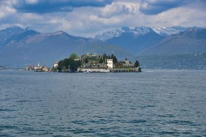 Isola Bella vor der Alpenkulisse