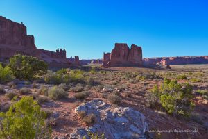 Three Gossips und der Tower of Babel