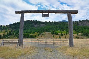 Zufahrt zu einer Ranch