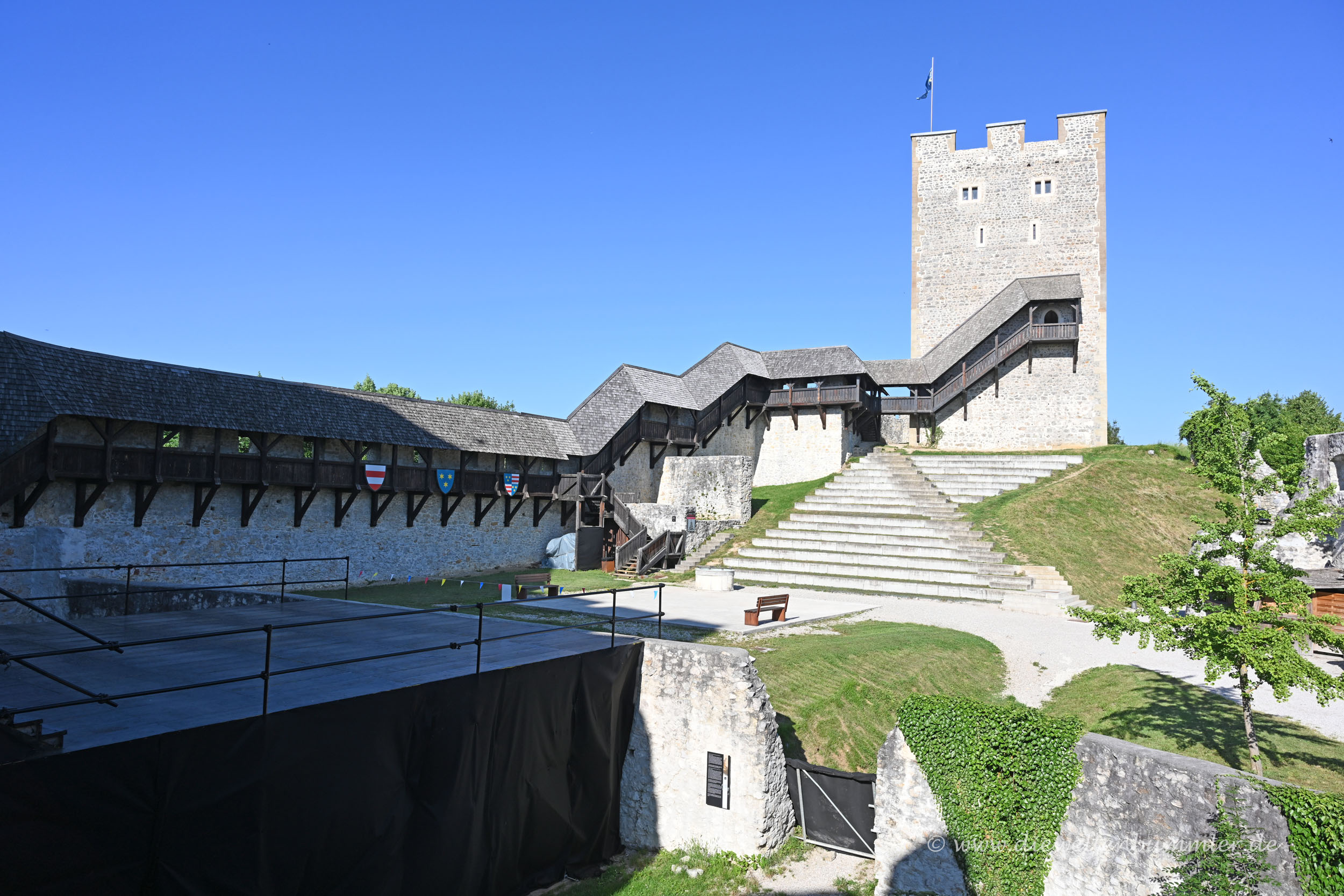 Der Turm im Burghof