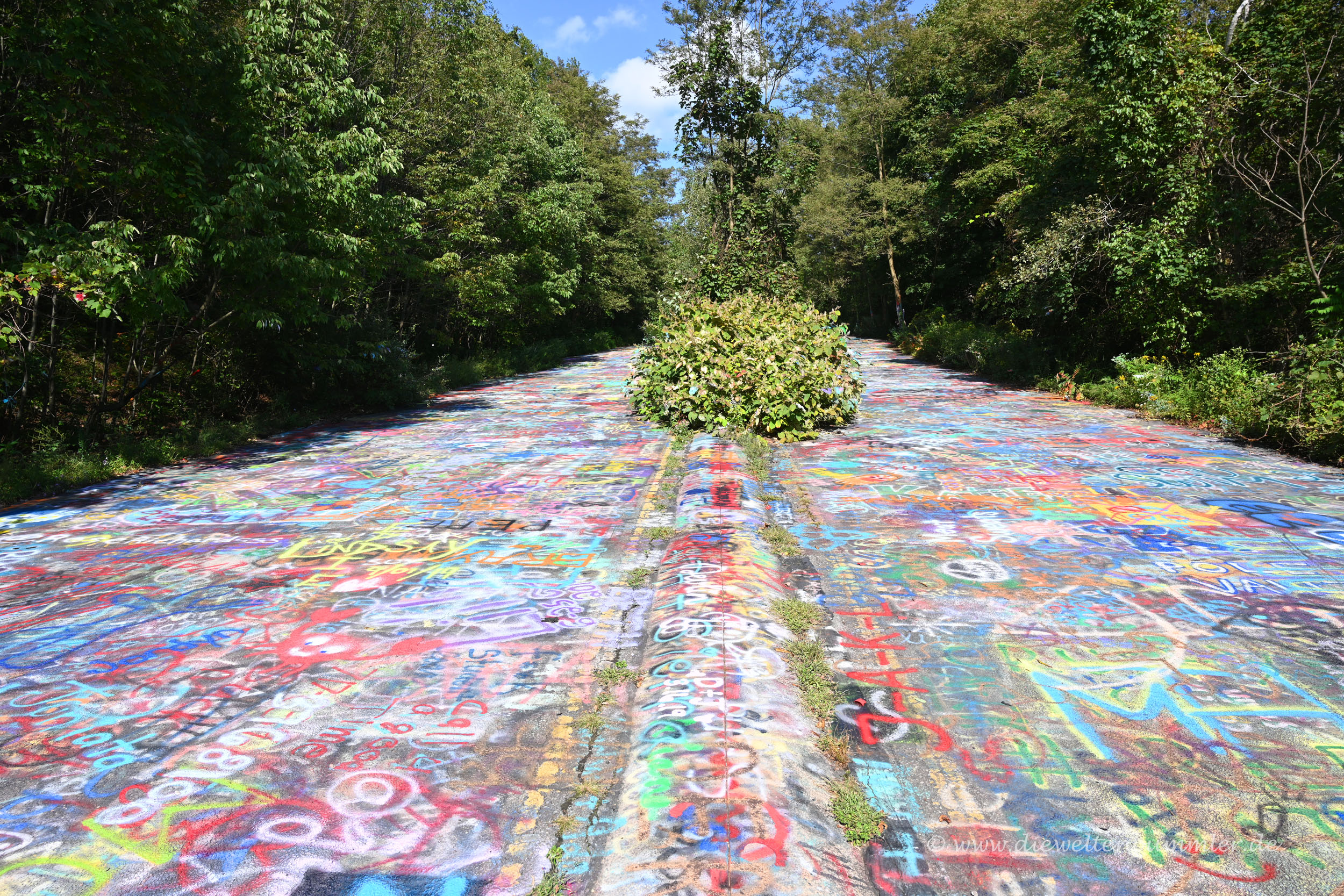 Ehemaliger vierspuriger Highway