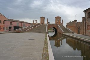 Brücke mit Treppen