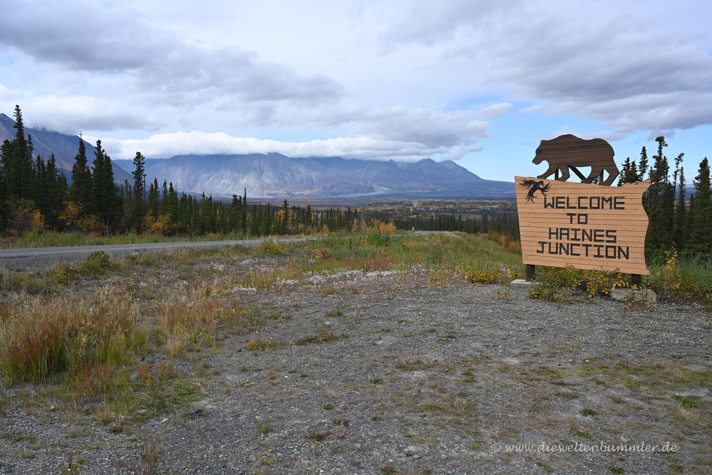 Ortseingang von Haines Junction