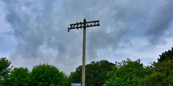 Alter Telefonnmast