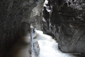 Kühl und dunkel und feucht