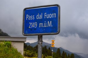 Der Pass ist 2149 Meter hoch