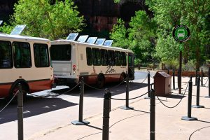 Shuttle-Busse im Park