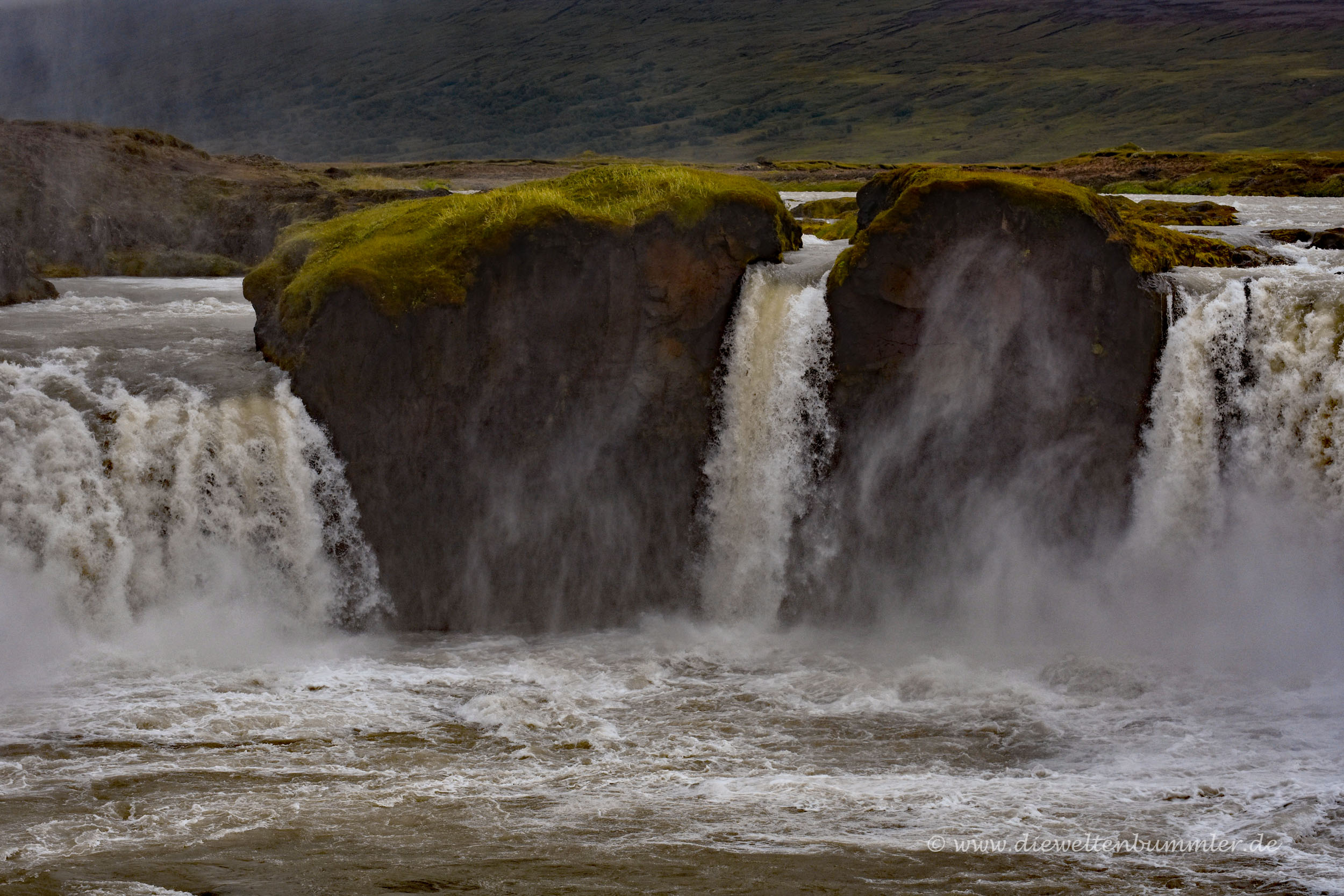 Wasser im Goðafoss
