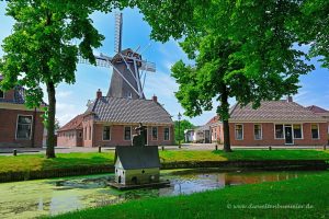 Spijk ist ein schönes kleines Dorf