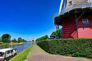 Zwei Mühlen in Dokkum