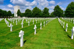Kreuze auf dem US-Soldatenfriedhof