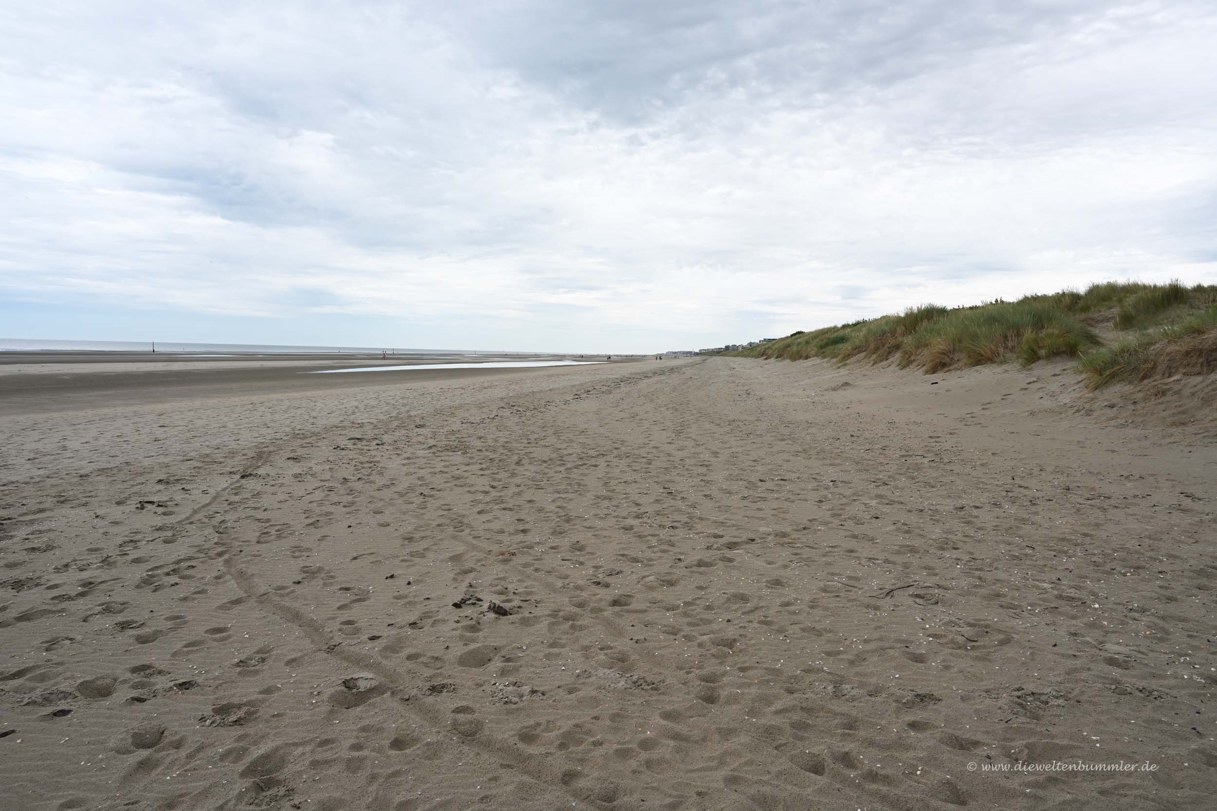 Strand so weit das Auge reicht