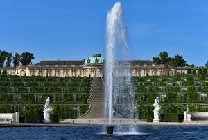 Fontäne vor dem Schloss Sanssouci