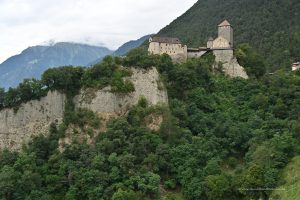 Blick auf Schloss Tirol