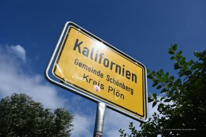 Ortseingangsschild von Kalifornien