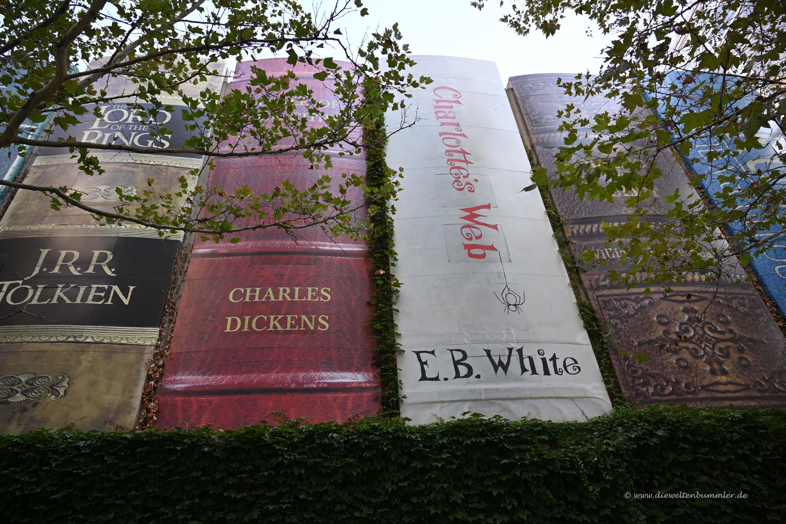 Dickens und Tolkien zieren das Parkhaus