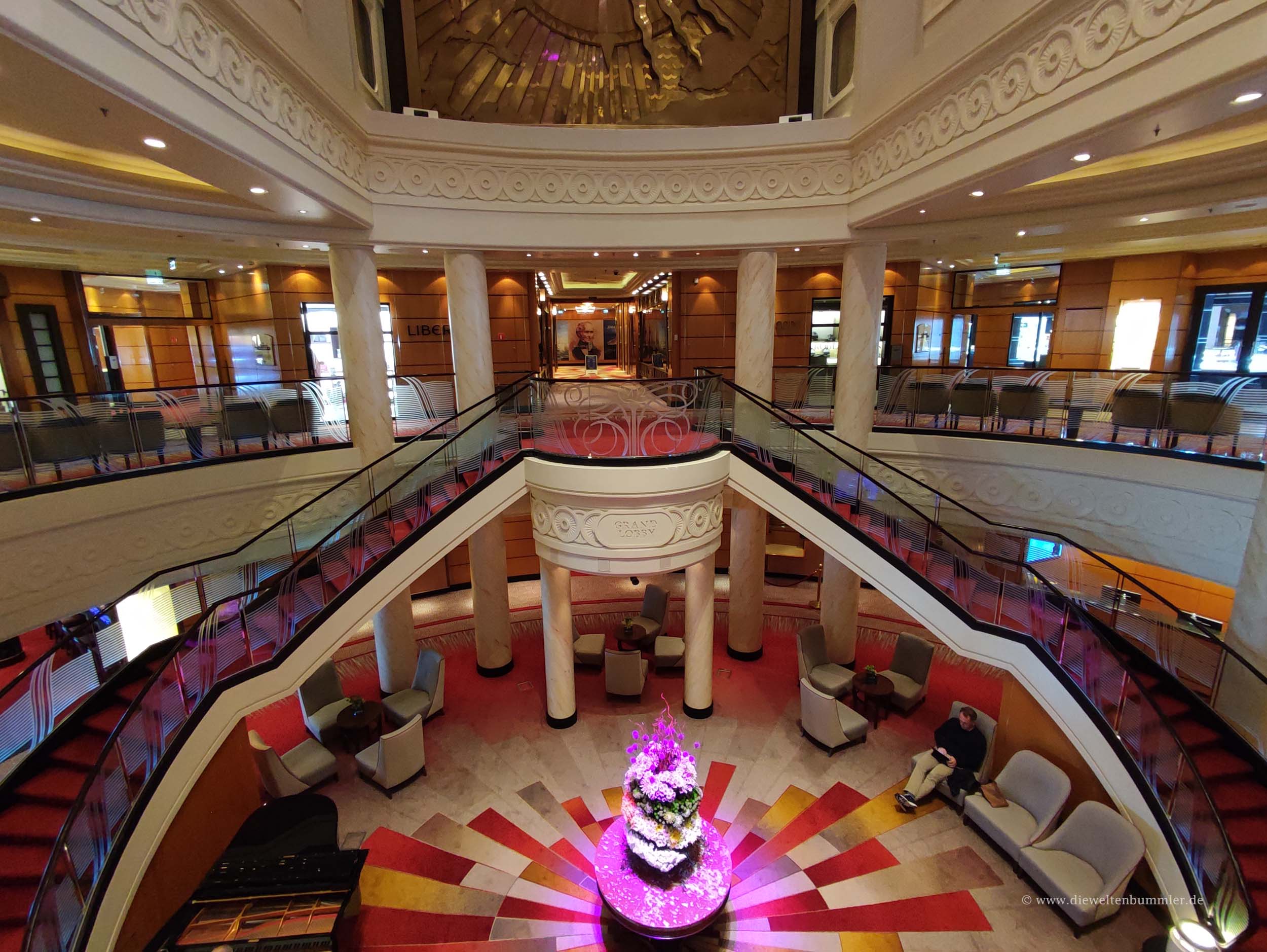 Lobby der Queen Mary 2