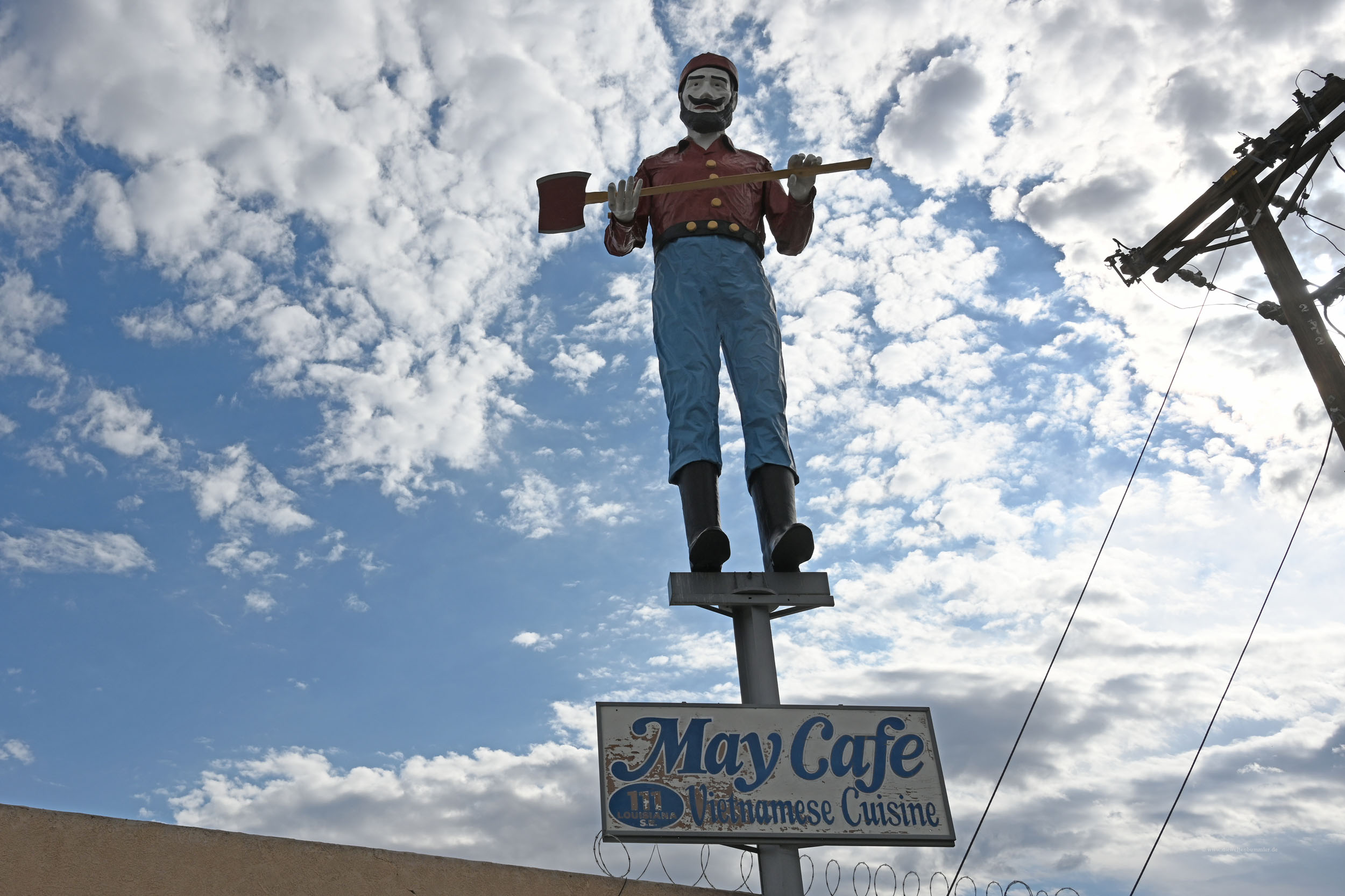 Muffler Man auf einem Dach in Albuquerque
