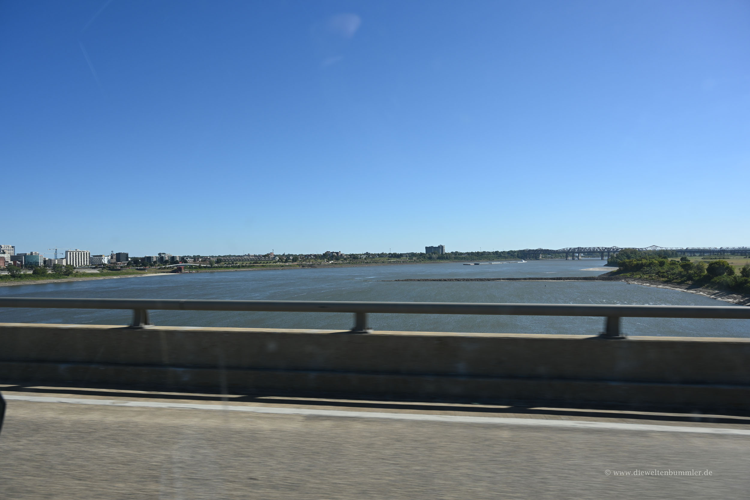Der Mississippi bei der Fahrt gesehen