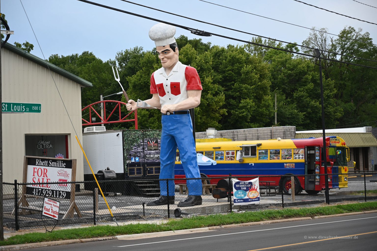 Muffler Man in Springfield
