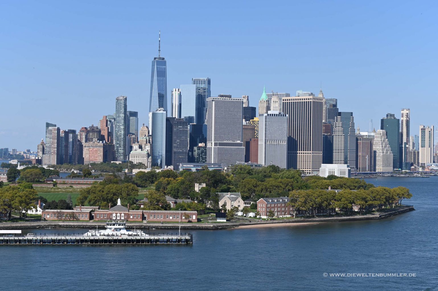 Blick von Brooklyn über die Inseln nach Manhattan
