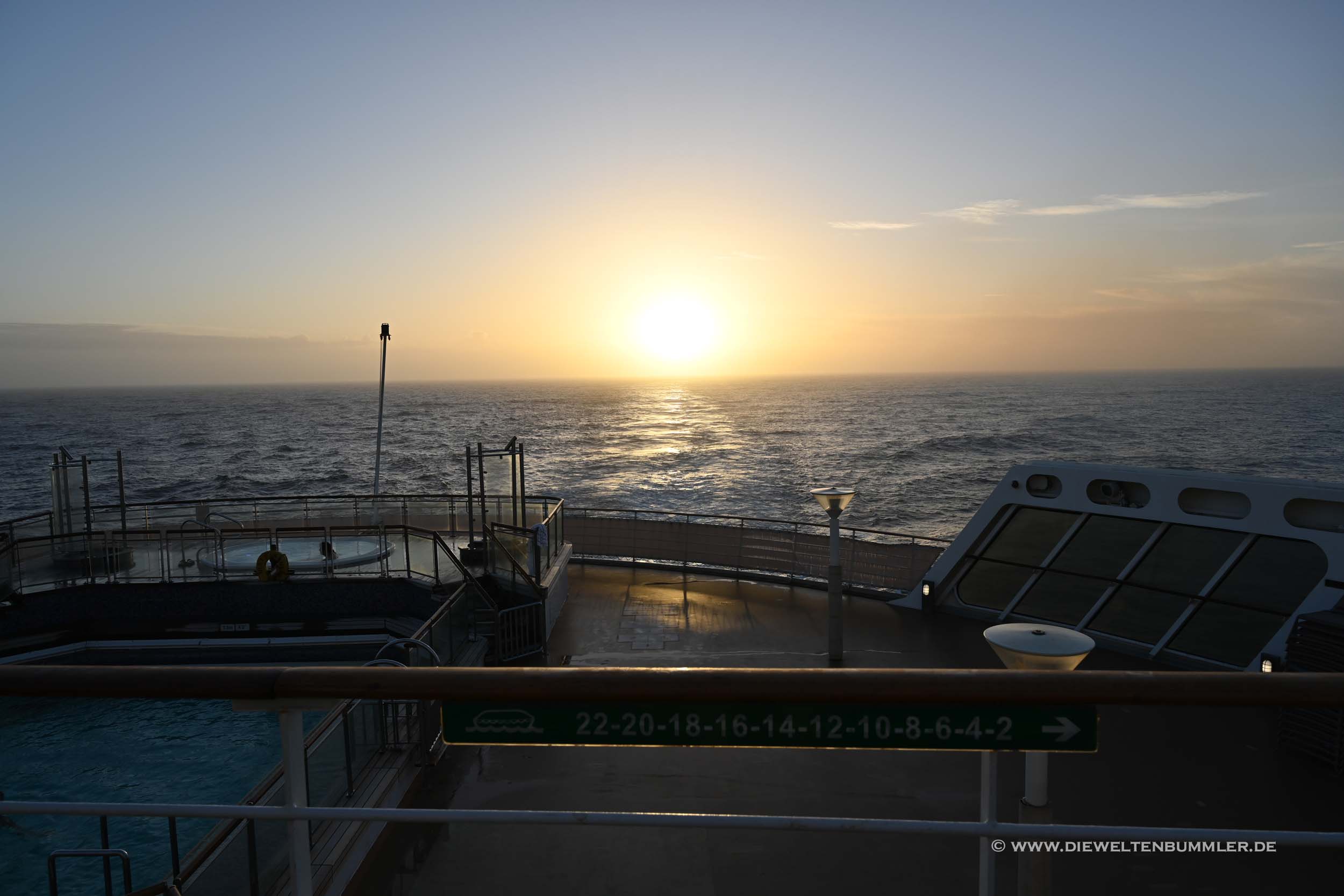 Sonnenuntergang auf dem Atlantik Sonnenuntergang auf dem Atlantik