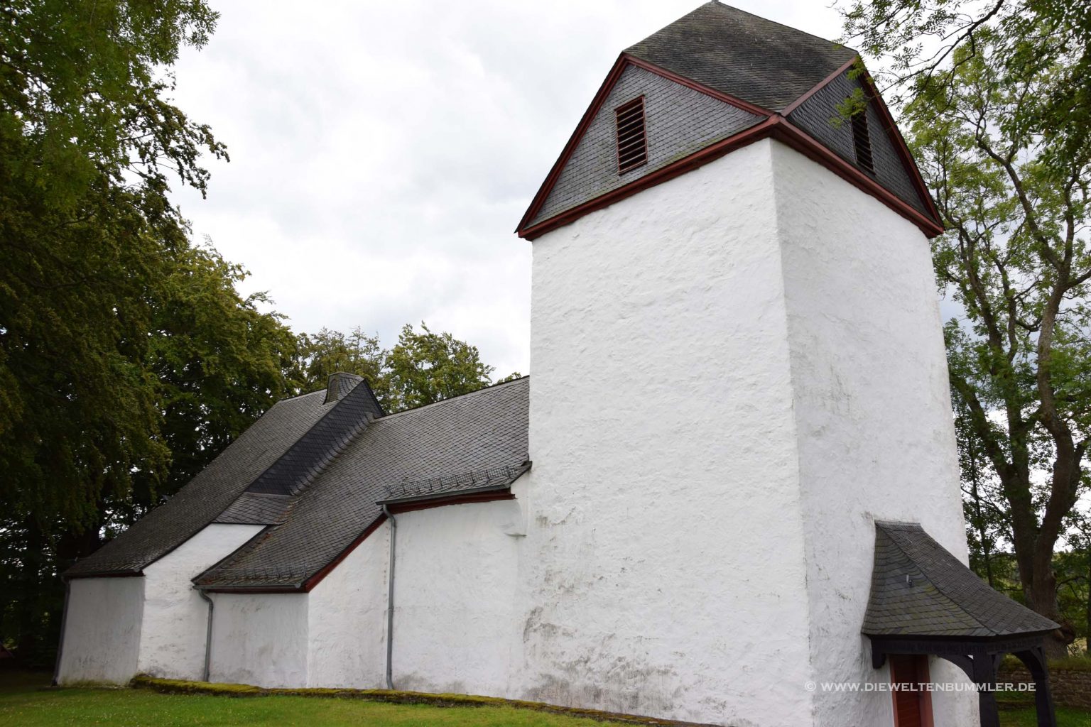 Kirche auf dem Eifelsteig