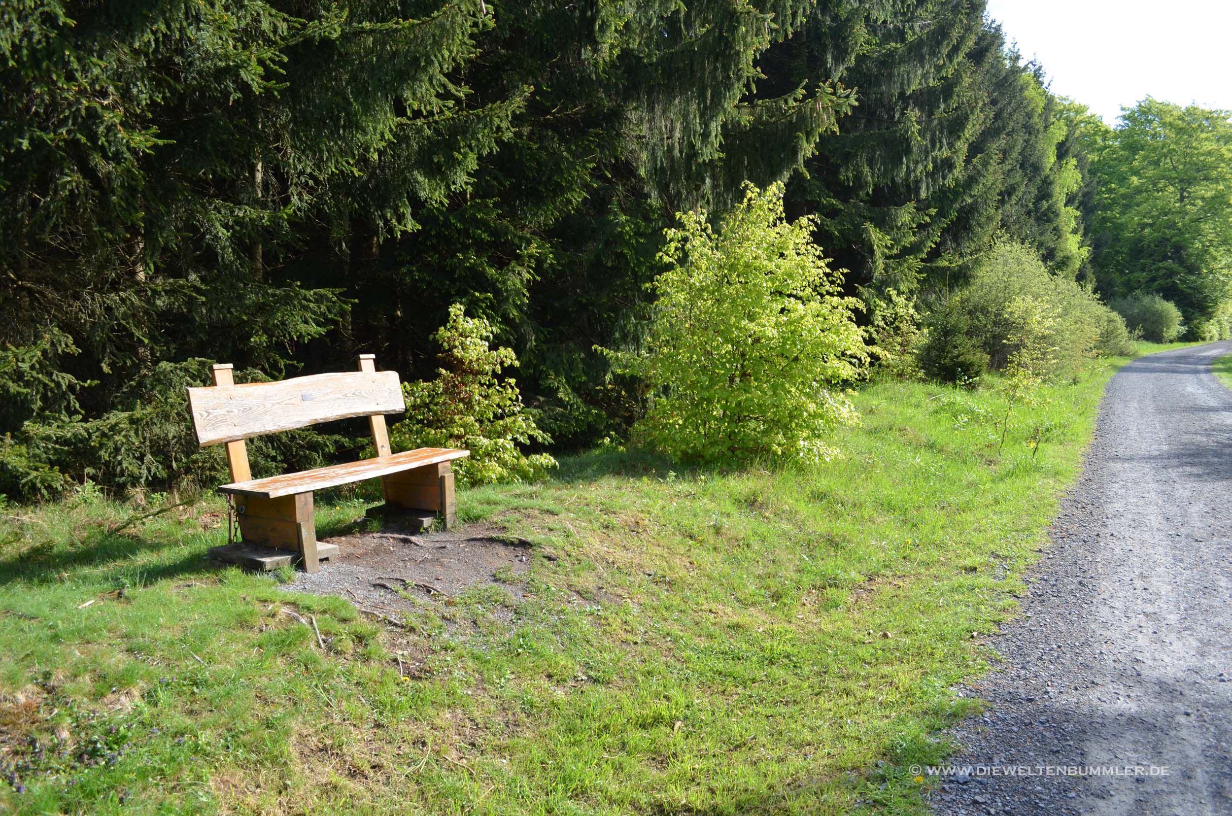 Sitzbank am Wegesrand Sitzbank am Wegesrand