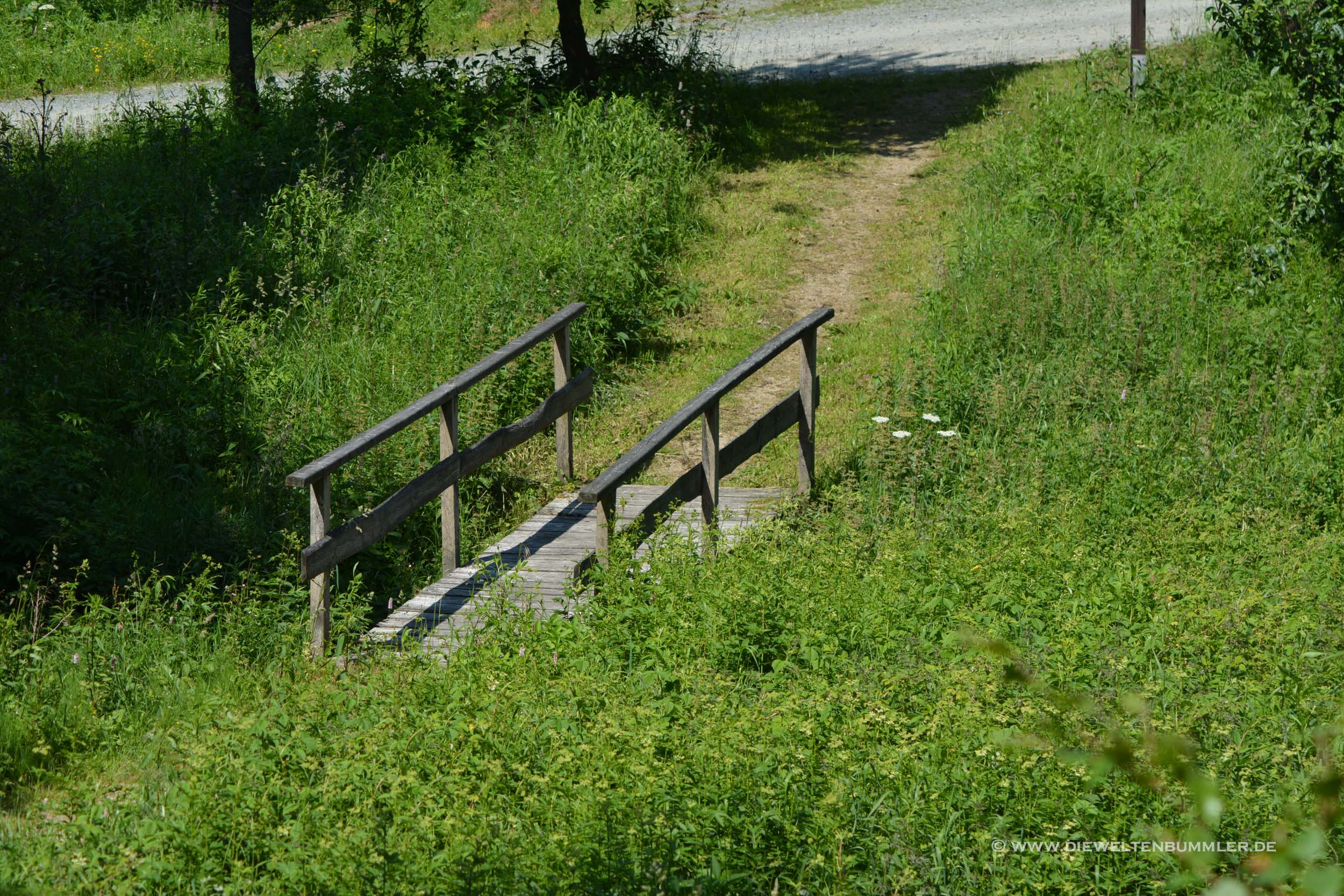 Über diese Brücke wandern