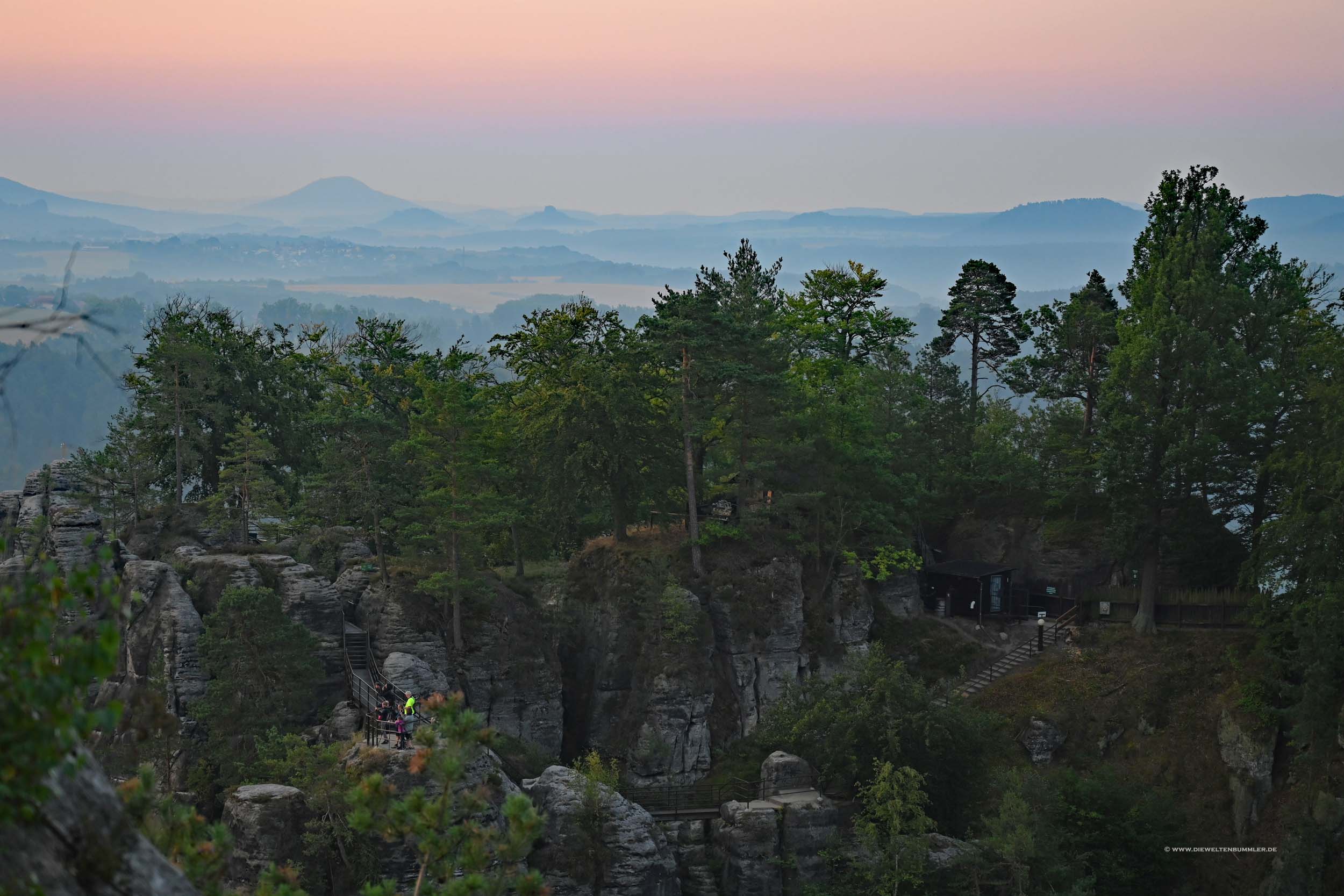 Elbsandsteingebirge im Morgengrauen